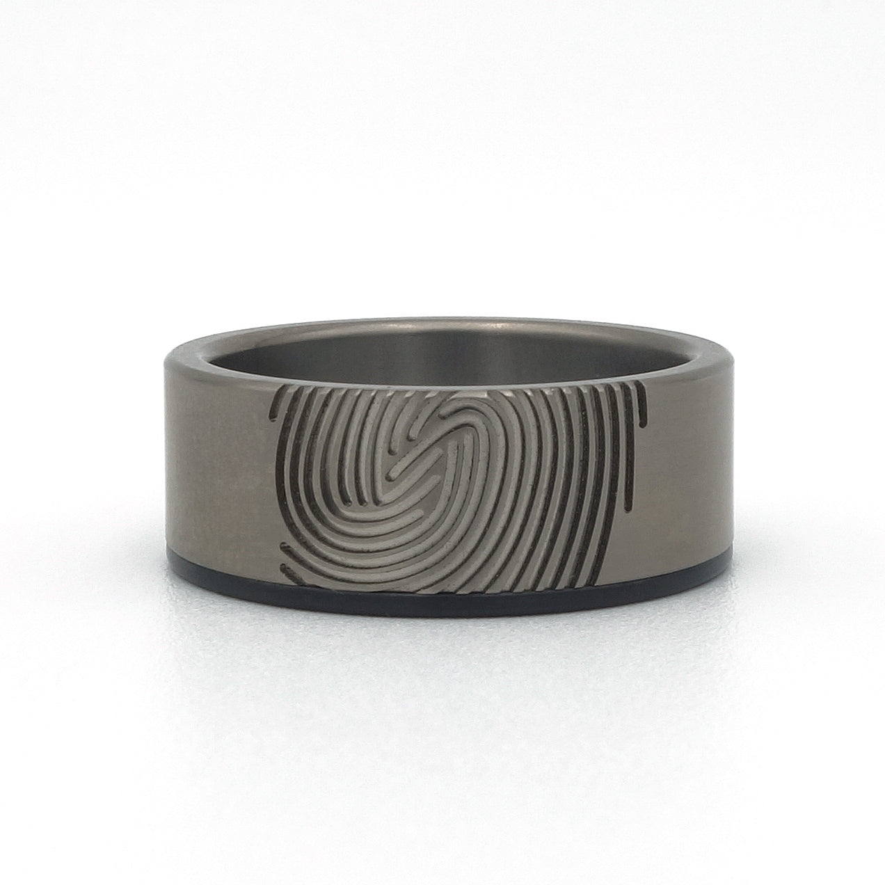 Vingerafdruk B&W | Titanium & Zirkonium