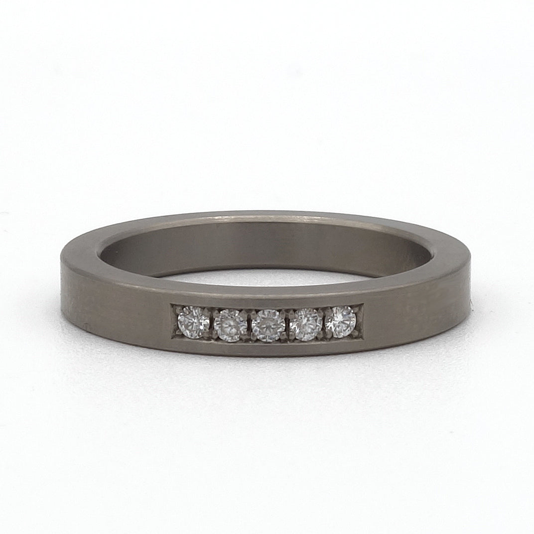 Classic | Titanium met diamant