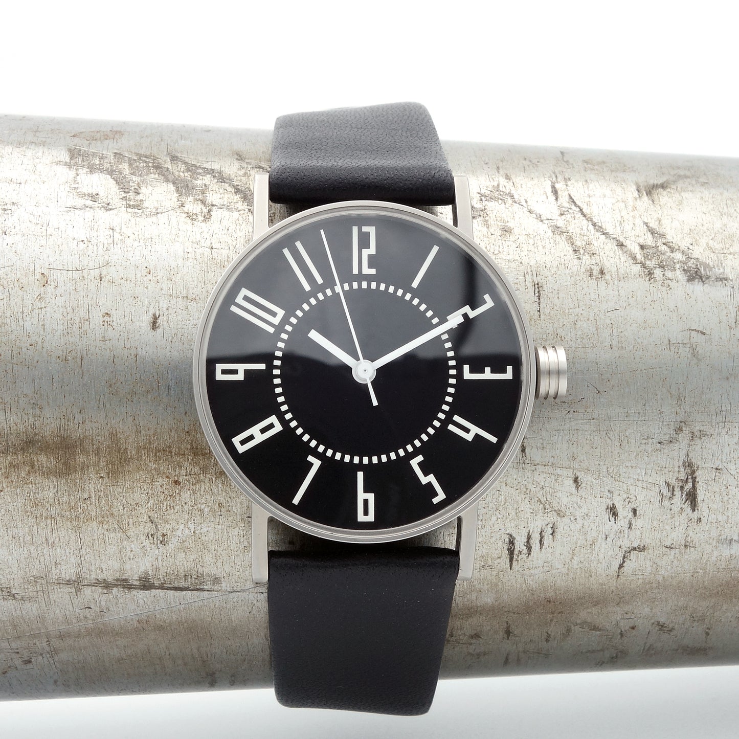 Takenobu Igarashi design horloge met 30 mm kast en 16,5 mm leren band – laatste exemplaar
