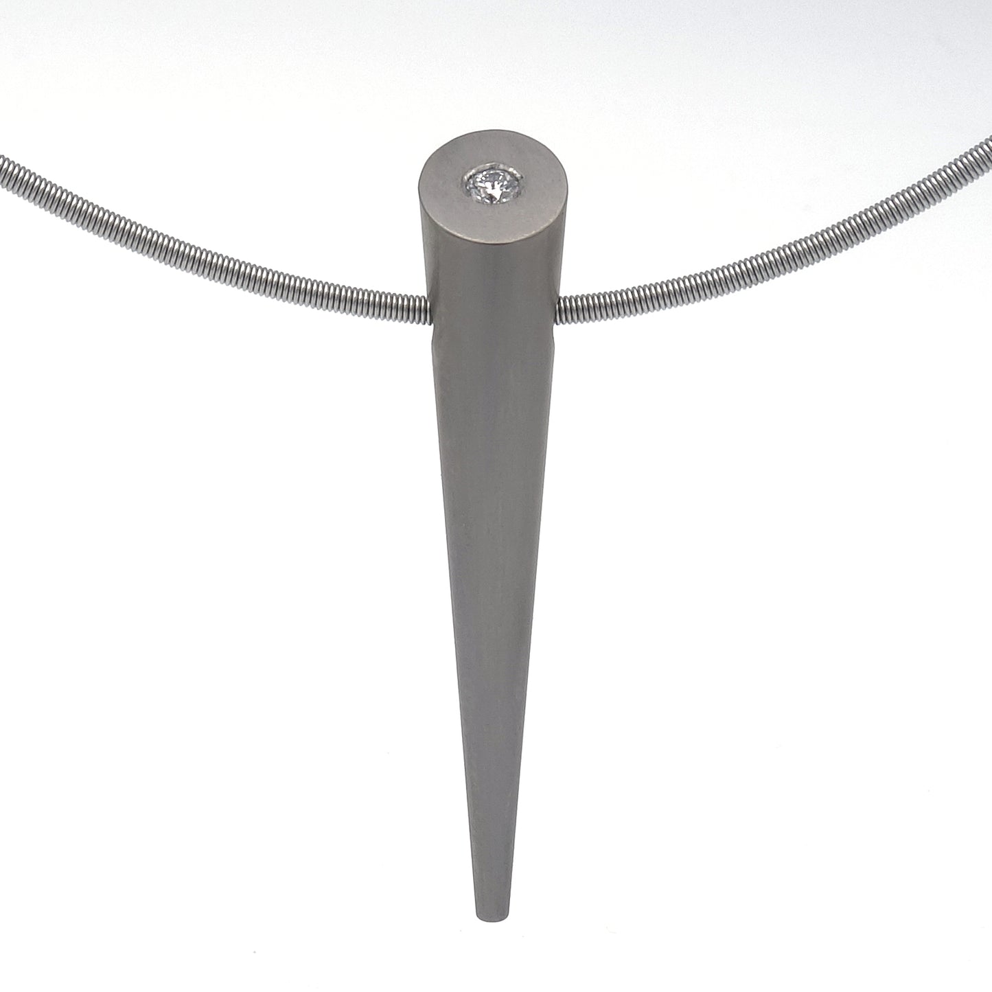 Titanium Istap hanger met 0.05 ct diamant aan spang collier