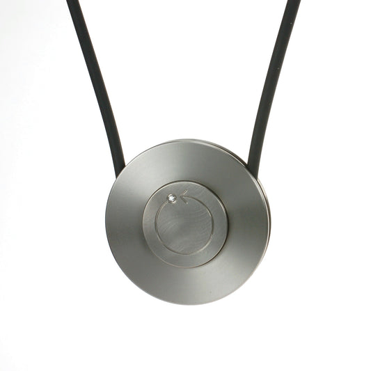 de Wissel XL met zirconium hart met een witte diamant