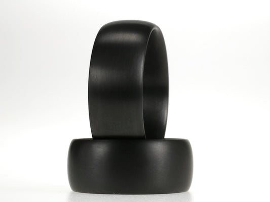 Black Oval trouwring van antracietkleurig zirkonium, bol model, 9 mm breed.