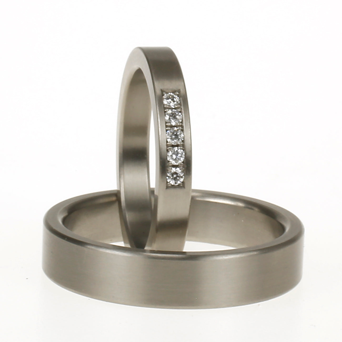 Classic set | Titanium trouwringen met diamant