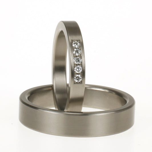 Classic set | Titanium trouwringen met diamant