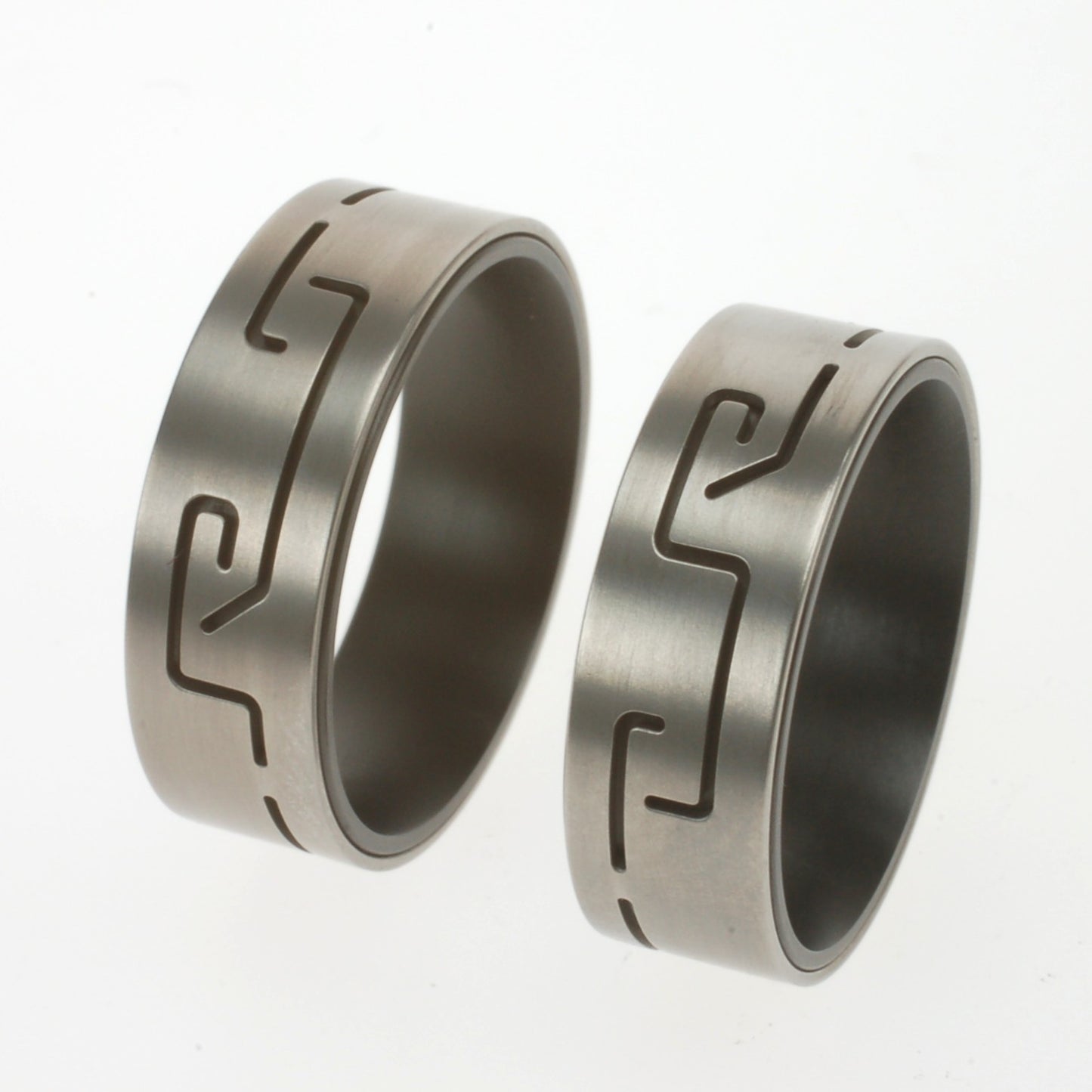Naamring Rondom Licht | Titanium & Zirkonium