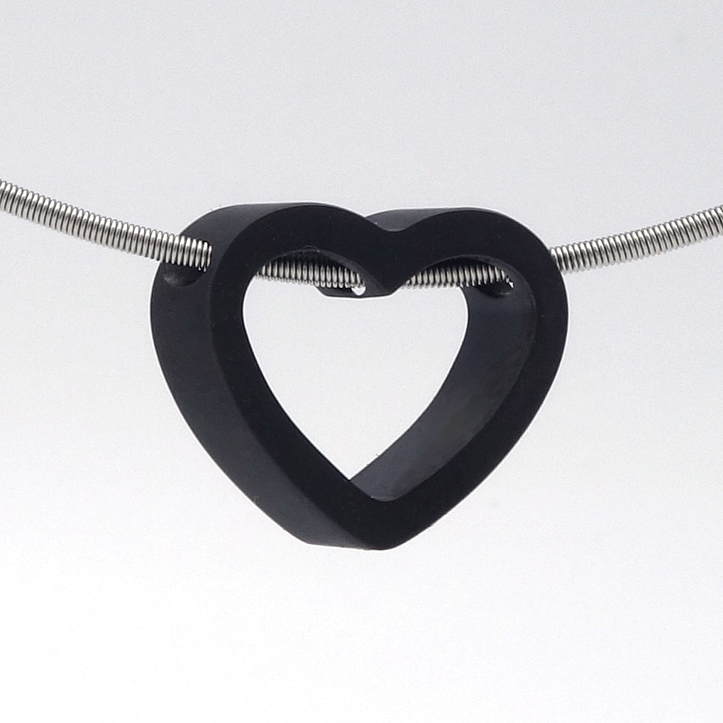 3D hart hanger van zwart zirkonium aan edelstalen spang collier