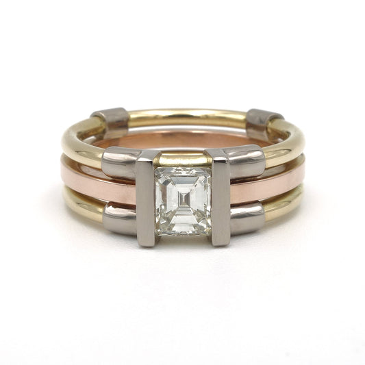 Twee ringen, twee stijlen – klassiek en modern opnieuw gemaakt in 18 karaat goud