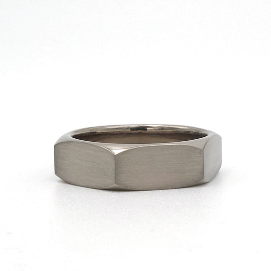 De Moer Ring – industrieel ontwerp vertaald naar draagbaar sieraad