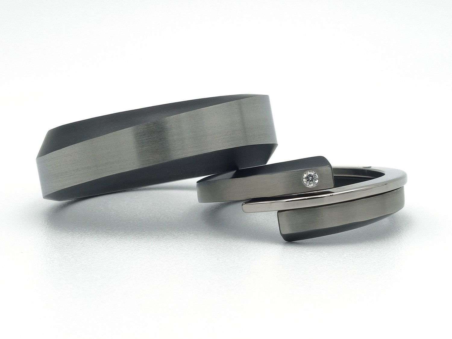 Bibine set ringen, damesring met diamant en palladium. Basismateriaal zirkonium