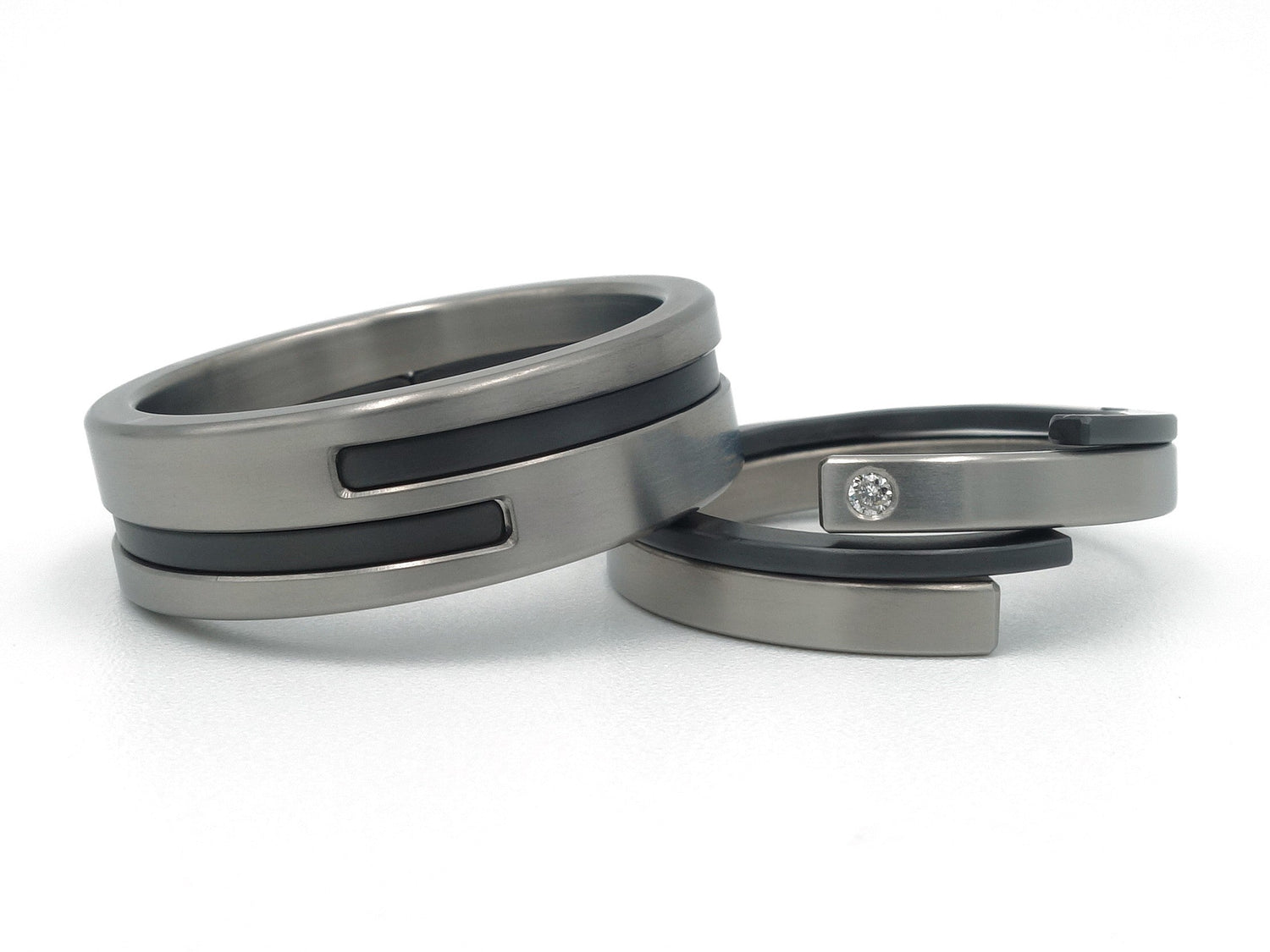 Adam en Eva ringen titanium zirkonium met diamant