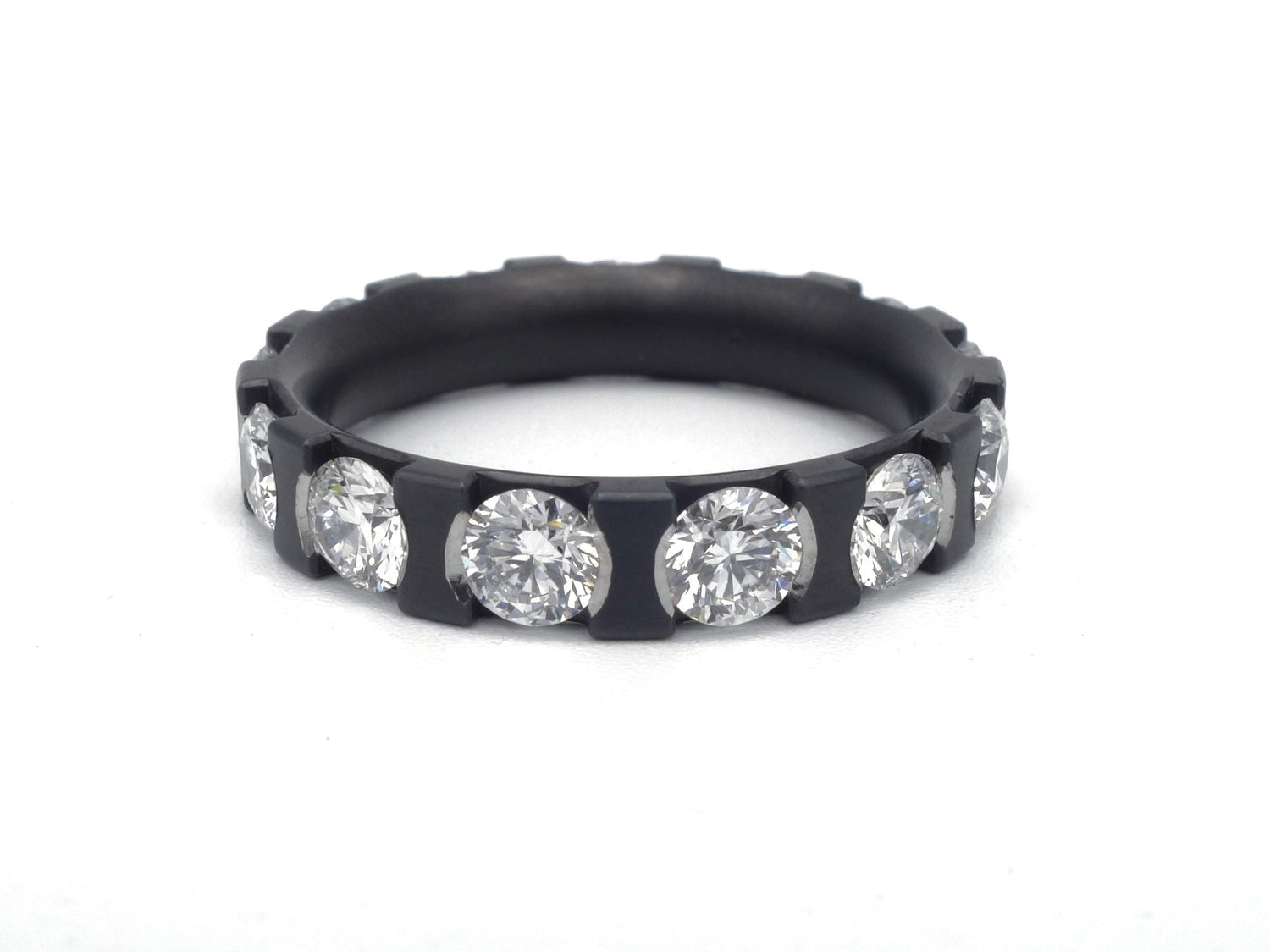 Zwarte alliance ring met Diamanten rond om