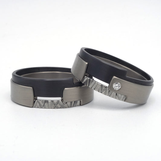 Aquila set in titanium, zirkonium en edelstaal – damesring met diamant en Pepe-boomschorsstructuur voor een organisch en stoer uiterlijk.


