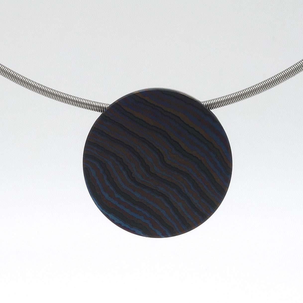 Damast Hanger | Donker blauw Titanium & Zwart Zirkonium
