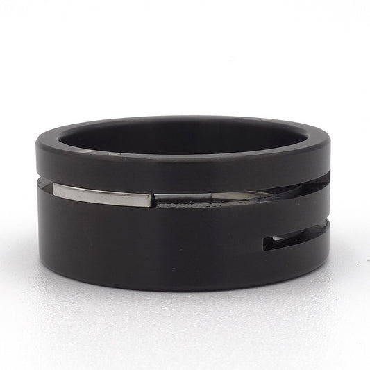 Brede Split-Level ringenset van zirkonium en edelstaal – robuust design met gelaagde diepte en krachtig metaalcontrast.


