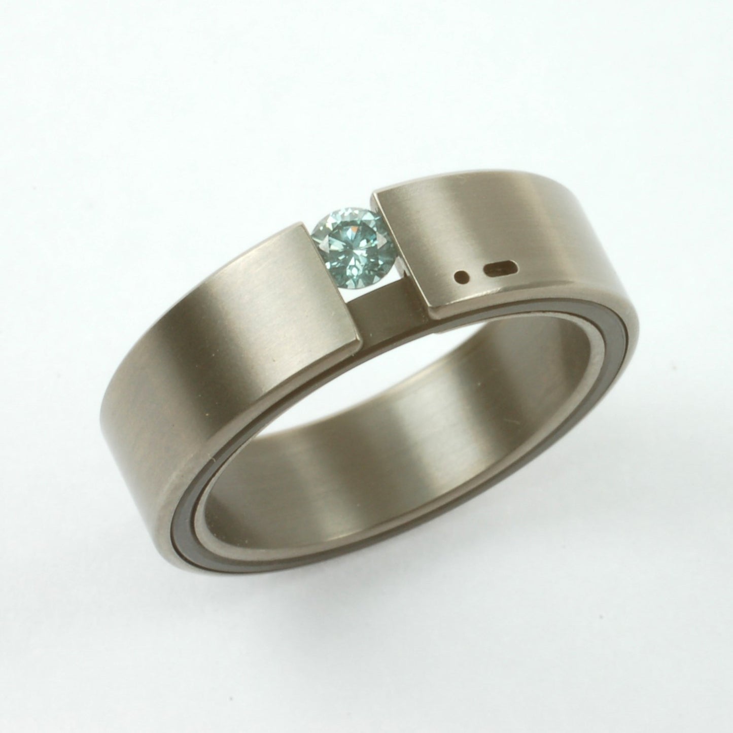 Femka & Rae Morse | Titanium & Zirkonium