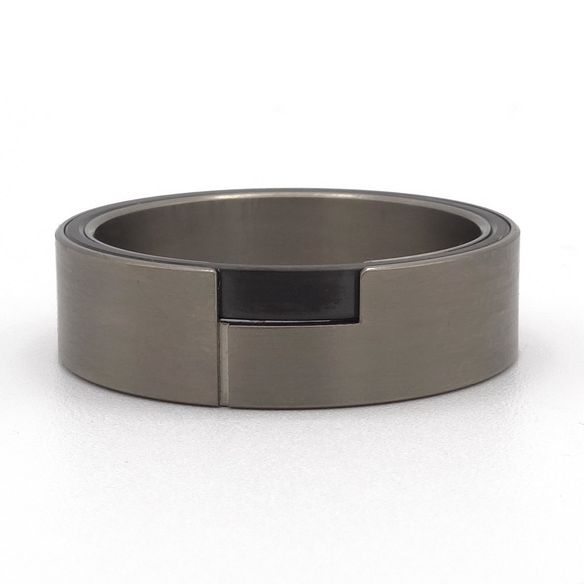 Leona & Leon | Titanium & Zirkonium & Blauwe Diamant