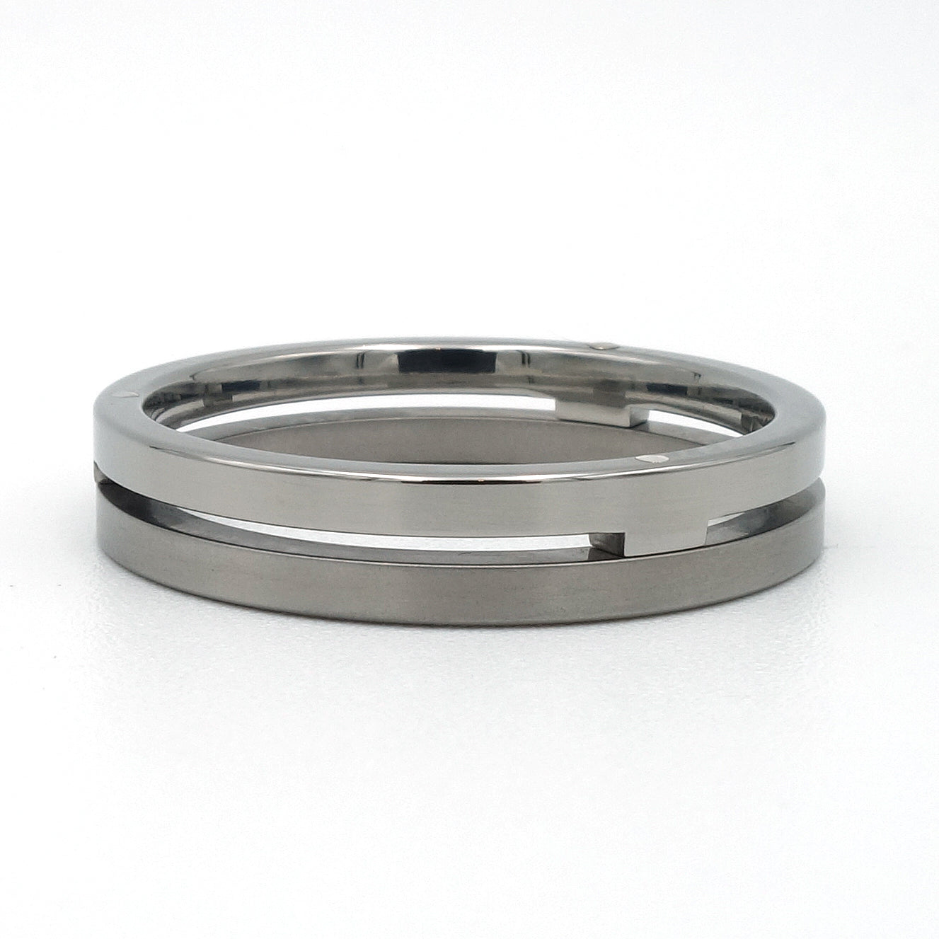 Palatto-ring van titanium Grade 5 – strak en lichtgewicht design met hoogwaardige, duurzame afwerking.

