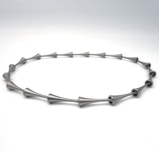 Titanium Pion-collier met 19 naturel schakels, modulair opgebouwd en in elkaar geklikt