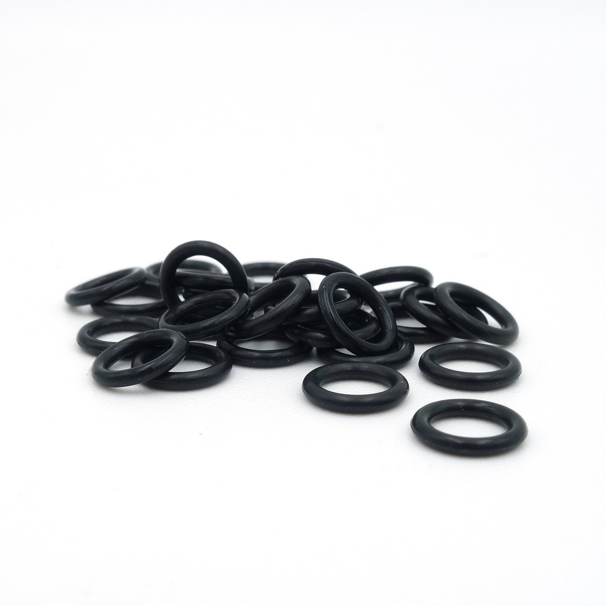 Rubbertjes, kleine o-ringen service product bij Pion-collier of Pion-armband.
