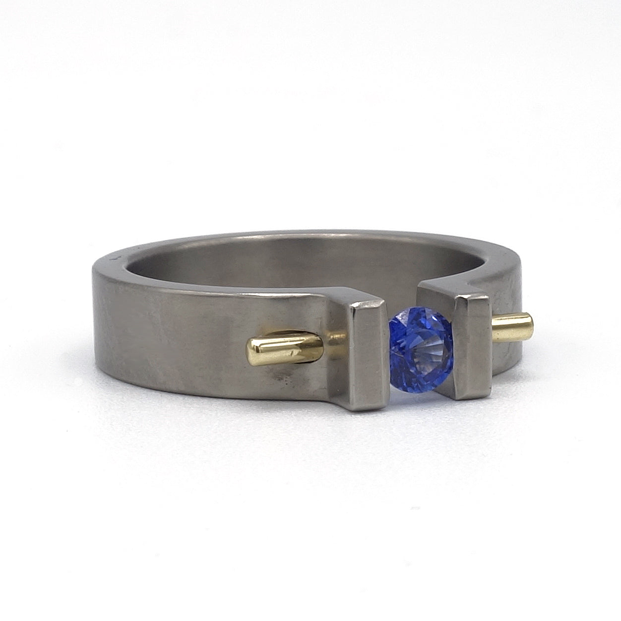 Moonrise | Titanium & Geelgoud met Saffier