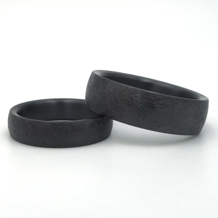 Titel Scratched Zirkonium