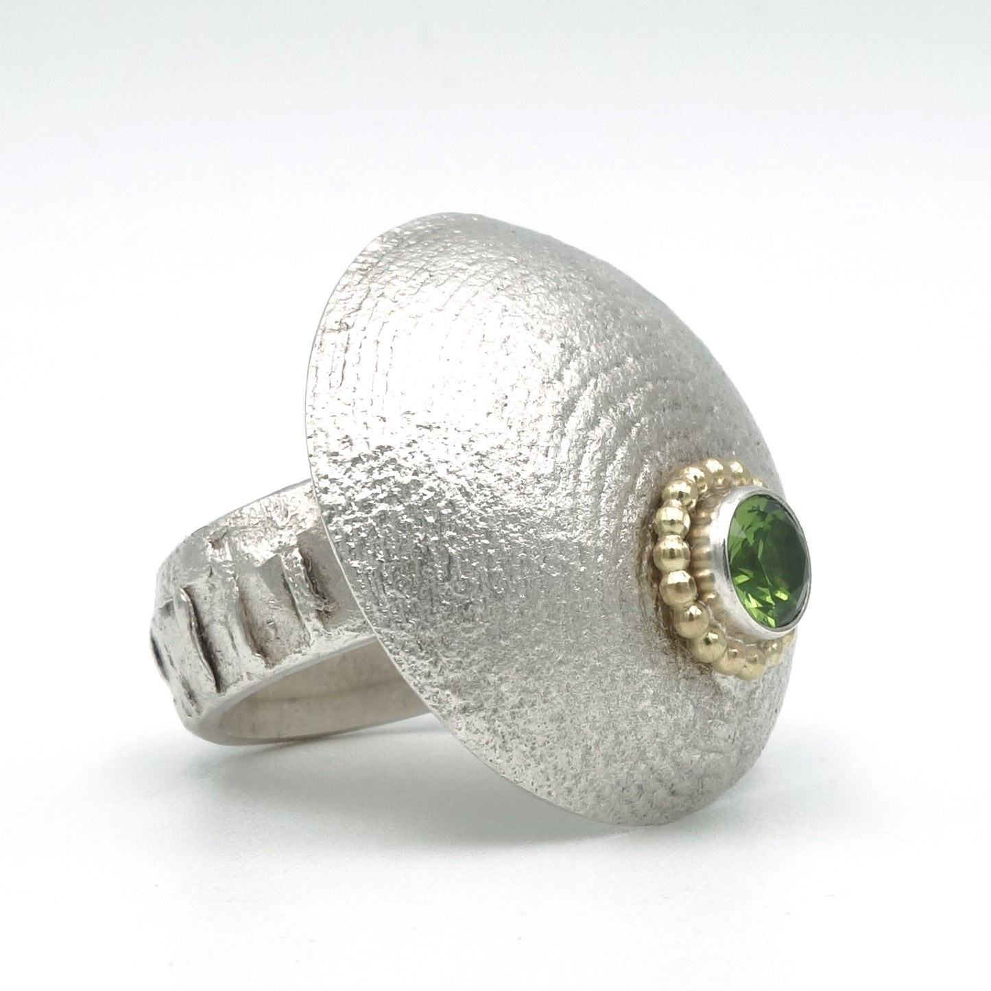 Boule en Sepia - ring met peridoot