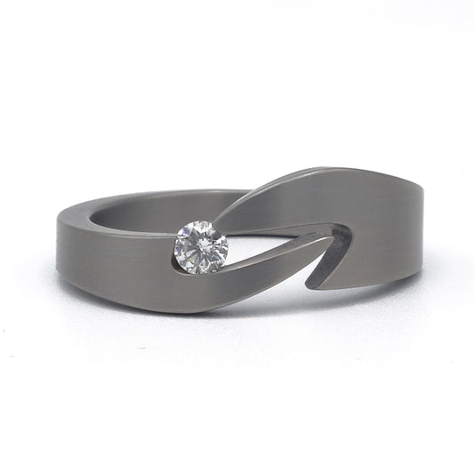 Titanium ring Touché met 0.10 ct diamant, kwaliteit VSI, kleur F/G.