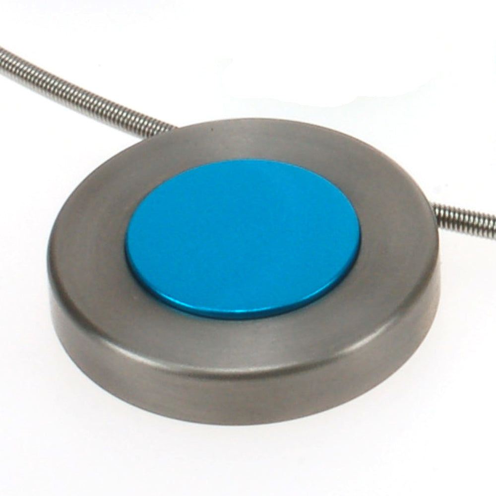 Modulaire Wisselrand-hanger van titanium met blauwe inzet, geschikt voor spangcollier en verwisselbaar via rubberring
