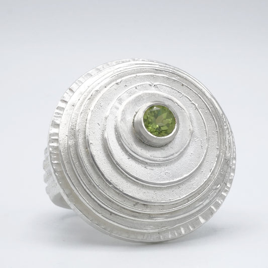Couches - ring met peridoot