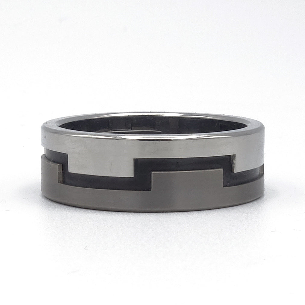 Ring met grafisch profiel in glanzend edelstaal, zwart zirkonium en titanium
