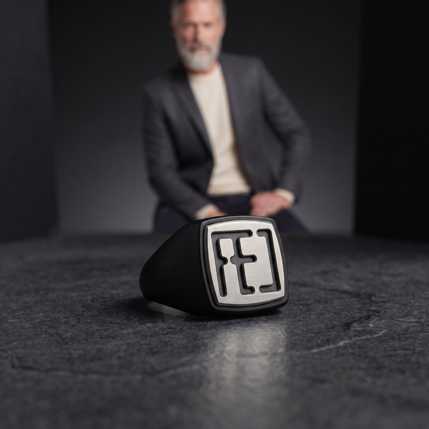 Zegelring Klassiek | Zirkonium met titanium inleg